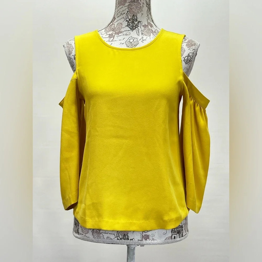 ANN TAYLOR Yellow cold‎ shoulder top size XS